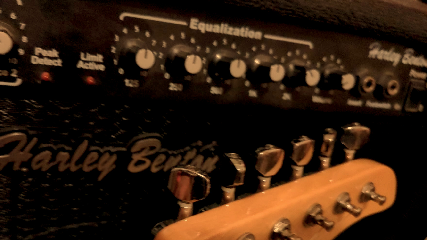 Bass Amp & Guitar